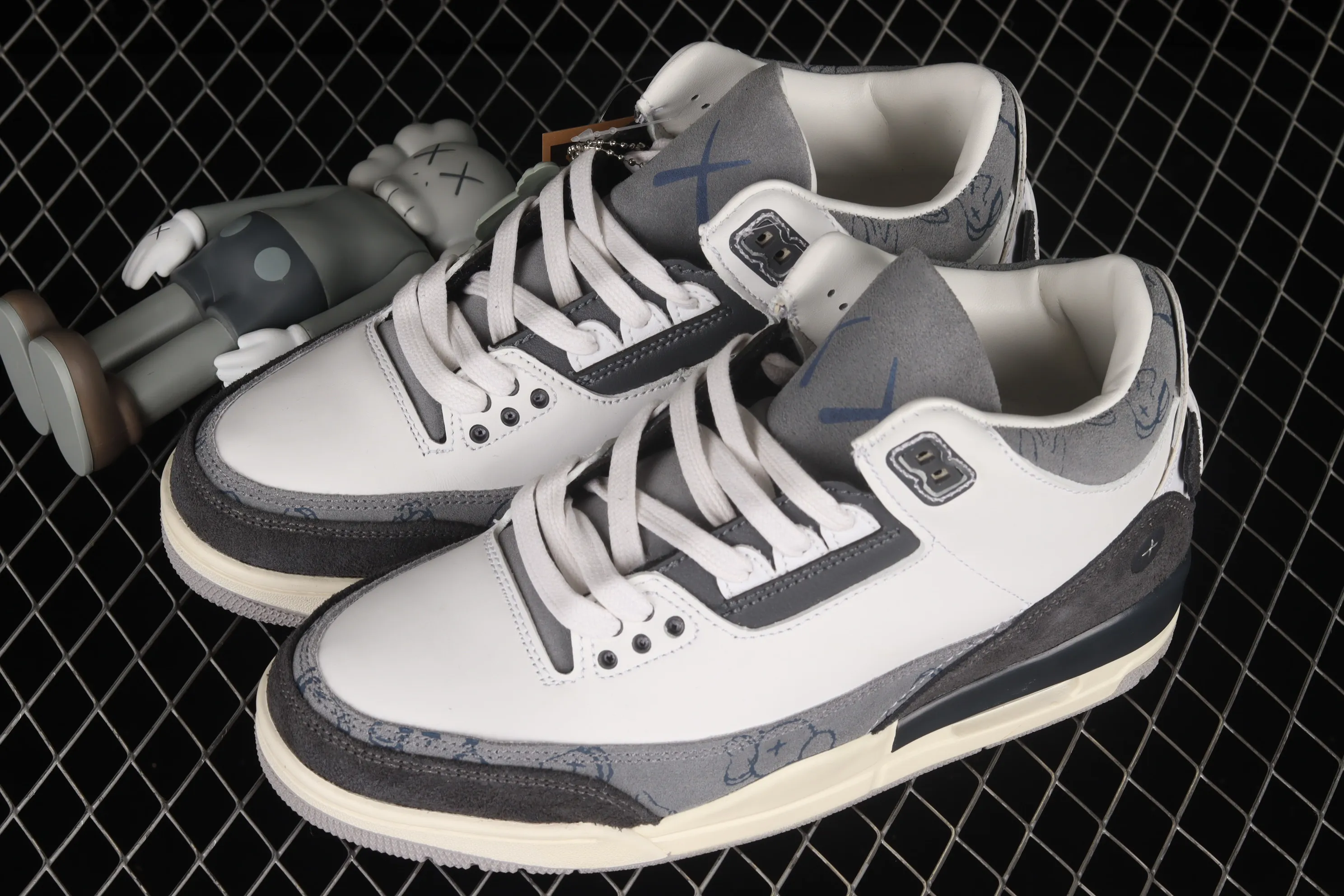 All categories Air Jordan Jordan series basketball shoes Air Jordan 3 Kaws x Air Jordan 3 AJ3 Joe 3 joint custom model cultural basketball shoes